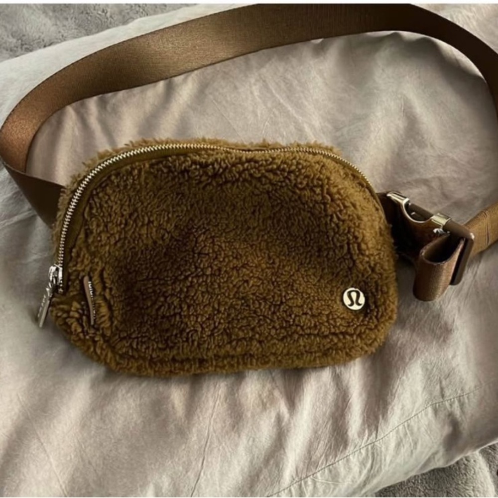 Lululemon Tan Sherpa Belt Bag